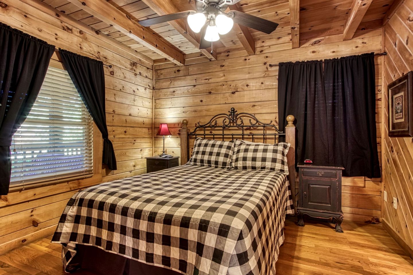Group Cabin with Game Room and Theater Space in Pigeon Forge, Tennessee