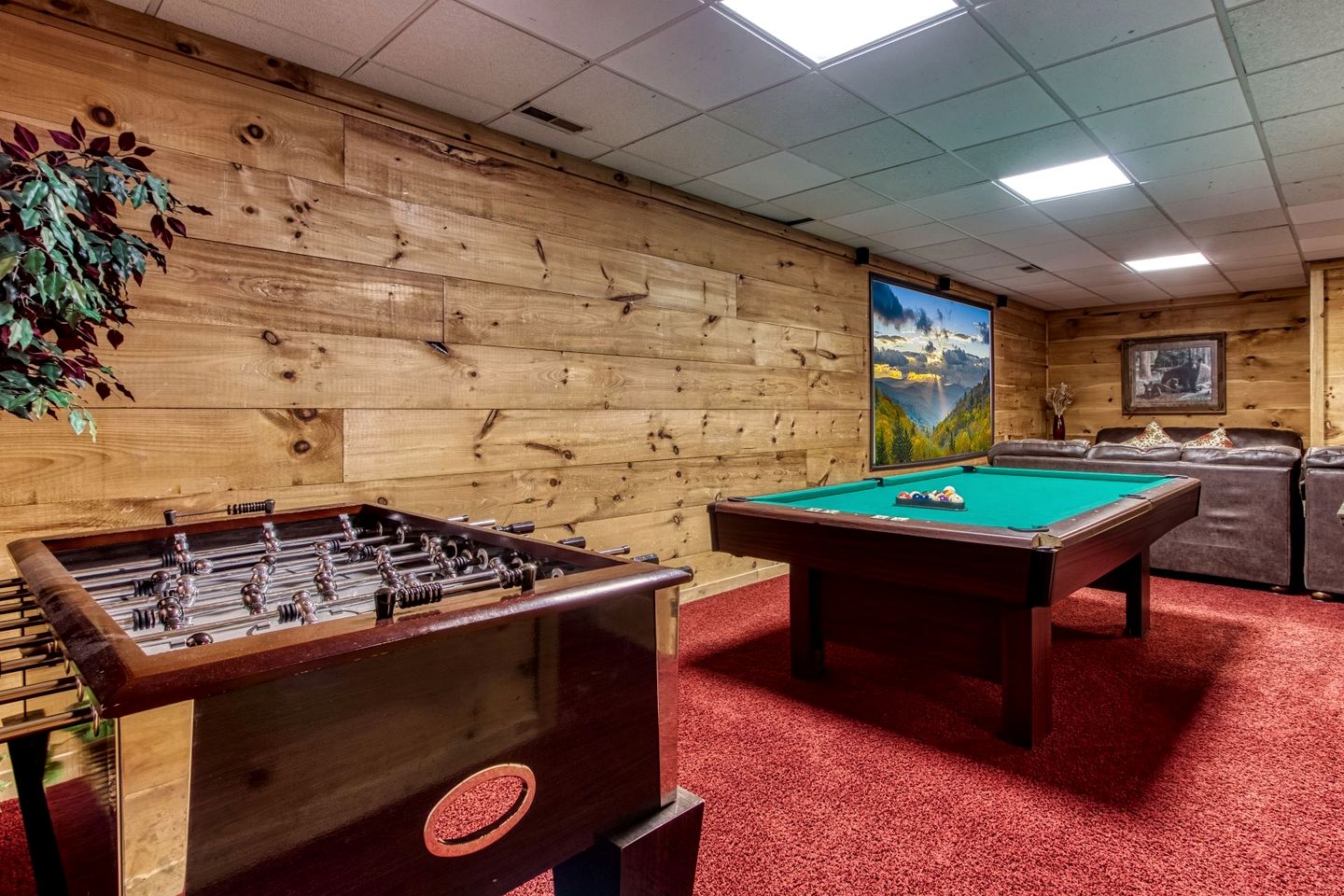 Group Cabin with Game Room and Theater Space in Pigeon Forge, Tennessee