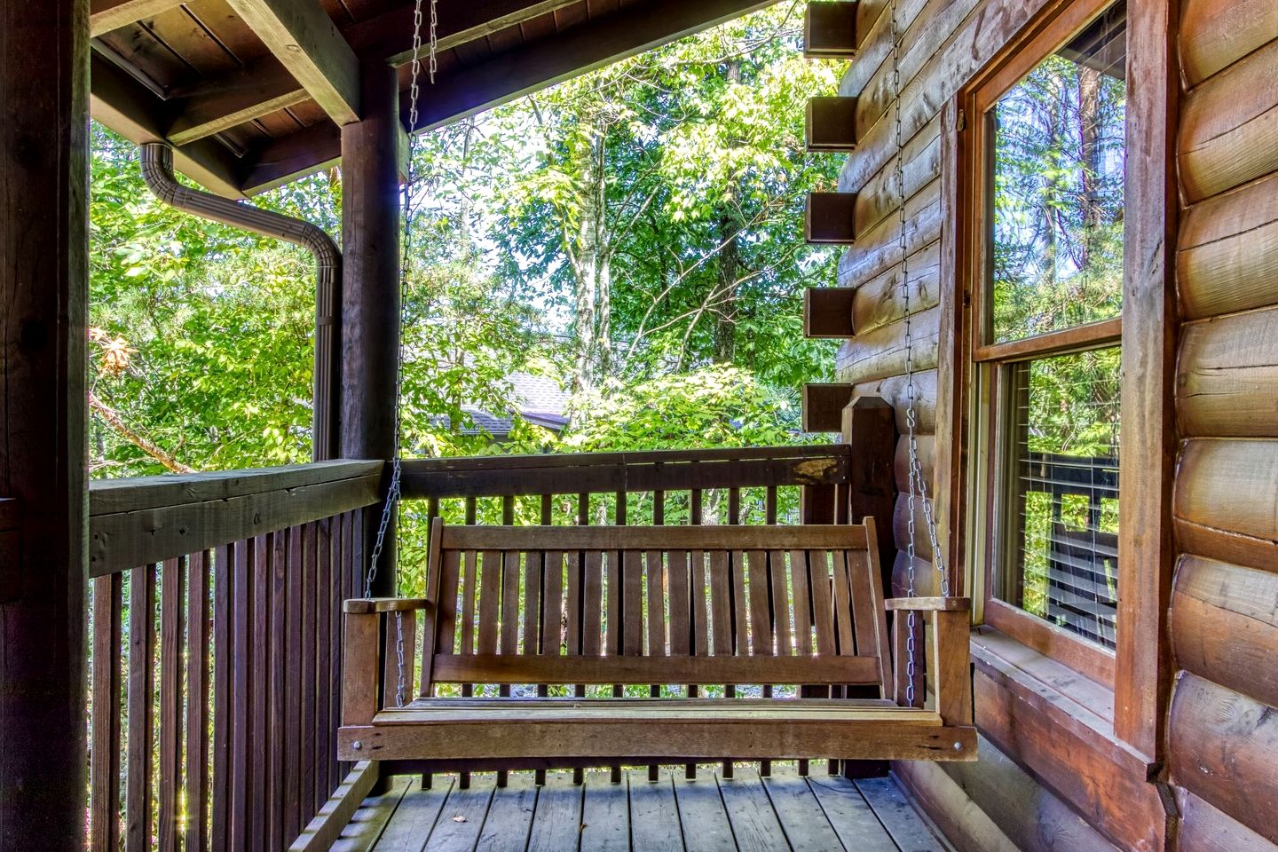 Group Cabin with Game Room and Theater Space in Pigeon Forge, Tennessee