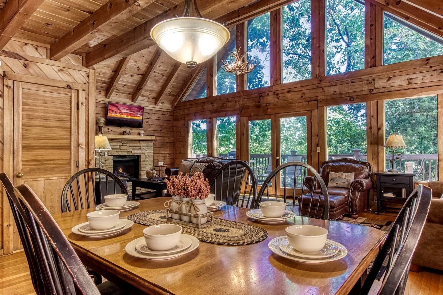 Group Cabin with Game Room and Theater Space in Pigeon Forge, Tennessee