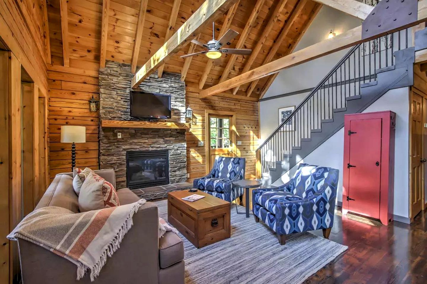 Charming Cabin in Pigeon Forge, For Unforgettable Group Glamping Escapes to Tennessee