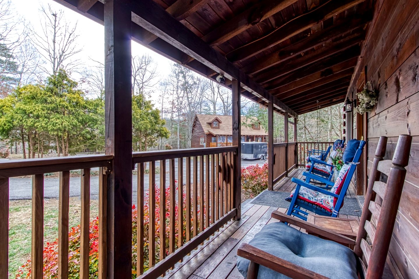 Cozy Family Cabin with Hot Tub and Games Room near the Smokies in Pigeon Forge, Tennessee