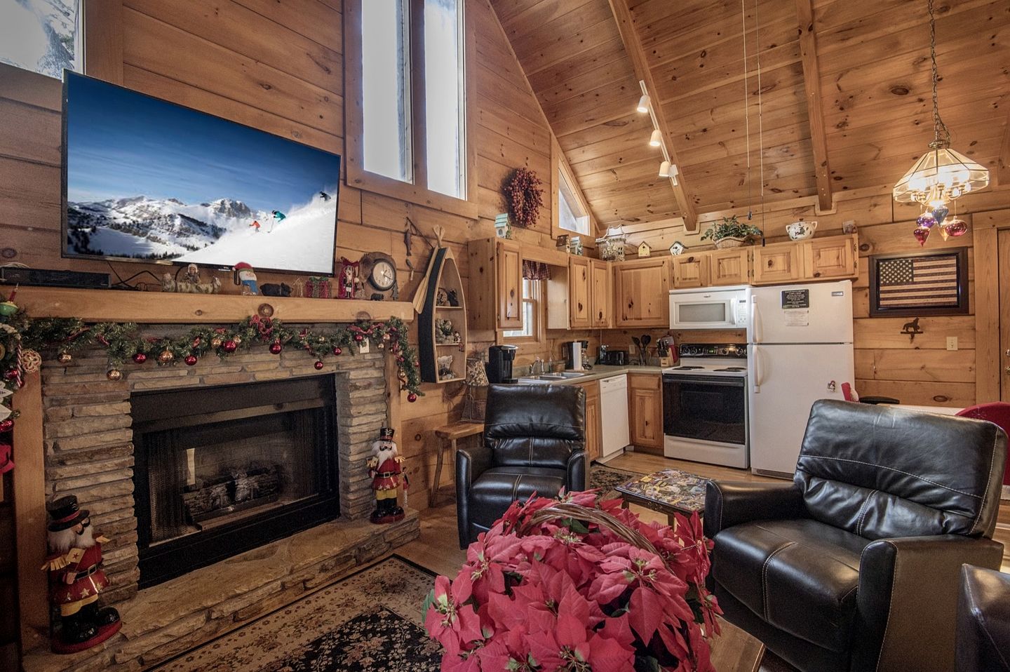 Cozy Family Cabin with Hot Tub and Games Room near the Smokies in Pigeon Forge, Tennessee
