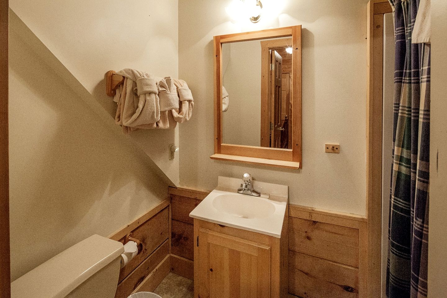 Fantastic Wooden Secluded Cabin with Fireplace in Pigeon Forge, Tennessee