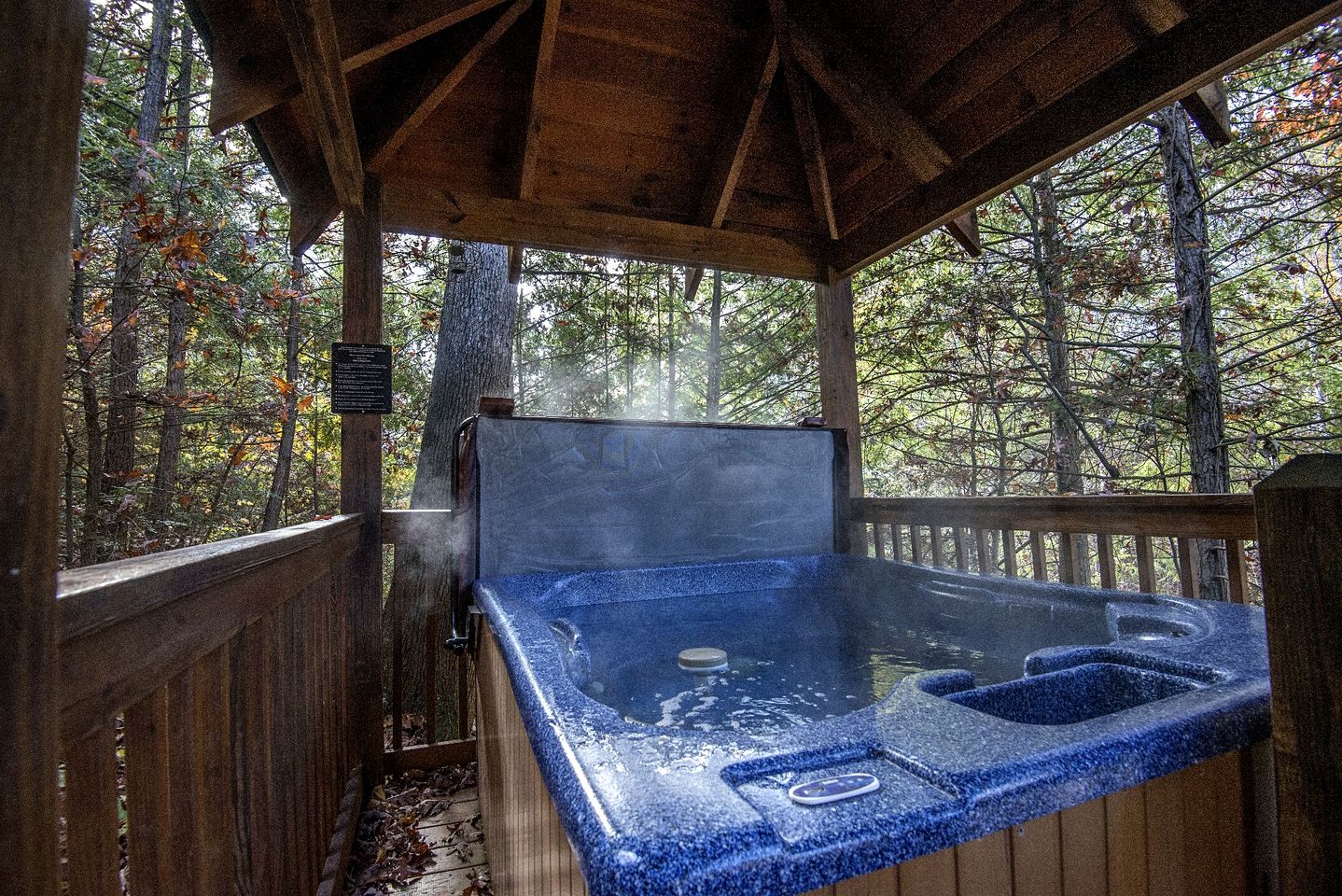 Mountain Cabin with Spa and Pool Table Great for Families in Tennessee