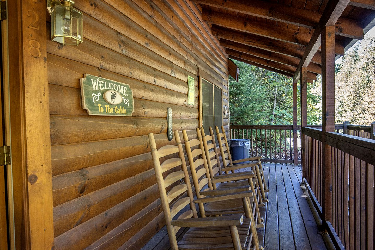 Rustic-Chic Cabin for Four - Ultimate Tennessee Glamping Escape in Pigeon Forge