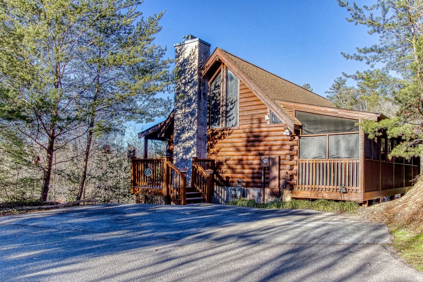 Wonderful Log Cabin with Barbecue and Hot-tub in Pigeon Forge, Tennesse