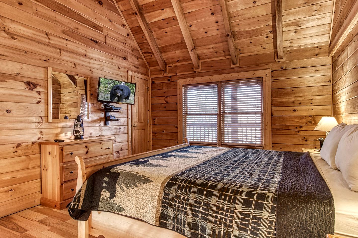 Wonderful Log Cabin with Barbecue and Hot-tub in Pigeon Forge, Tennesse