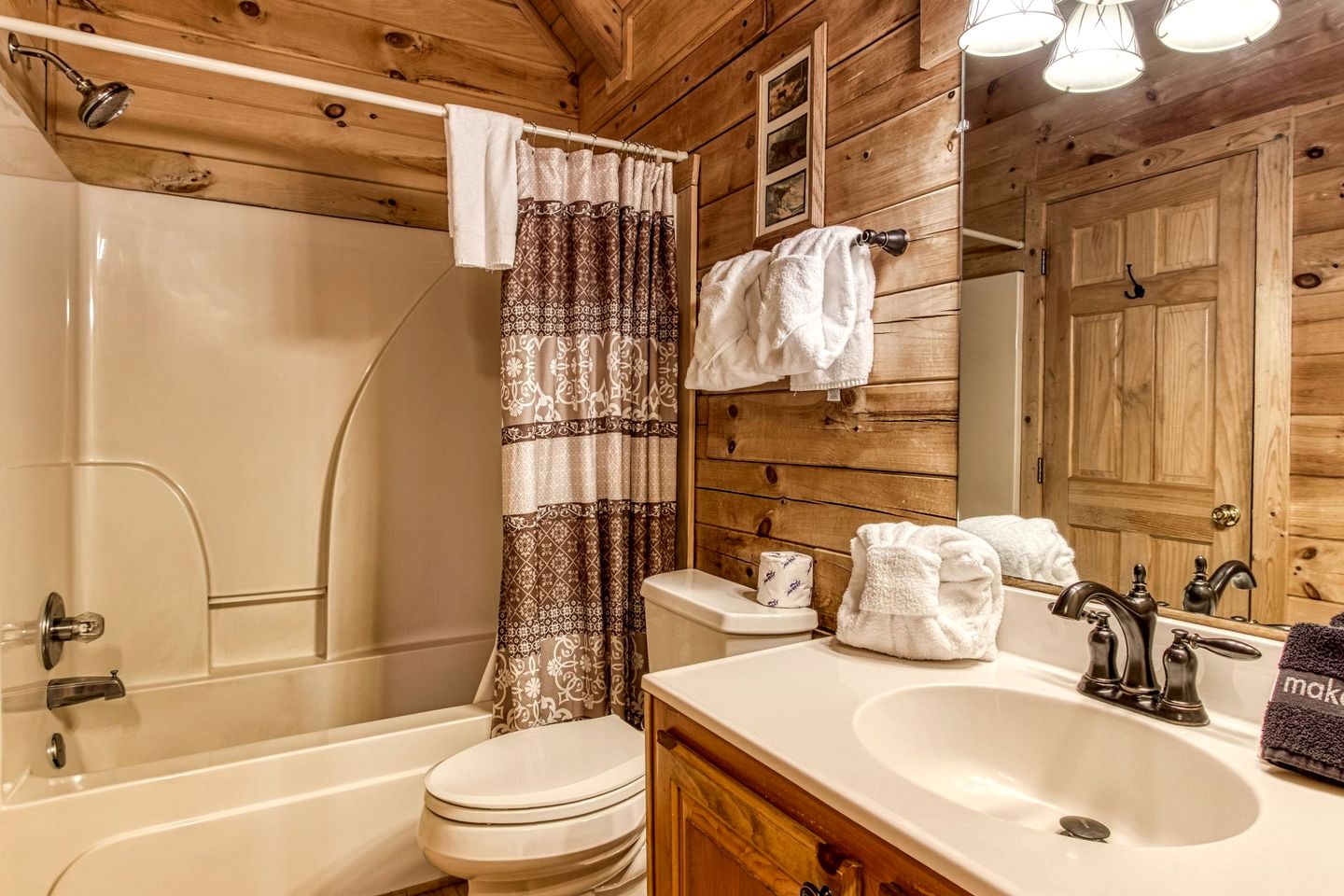 Wonderful Log Cabin with Barbecue and Hot-tub in Pigeon Forge, Tennesse