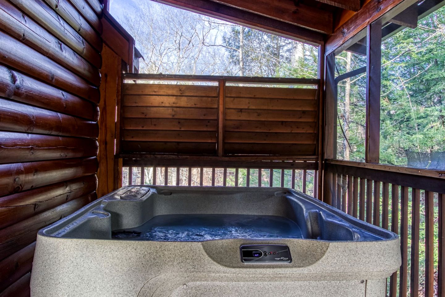 Wonderful Log Cabin with Barbecue and Hot-tub in Pigeon Forge, Tennesse