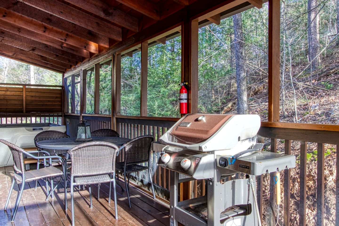 Wonderful Log Cabin with Barbecue and Hot-tub in Pigeon Forge, Tennesse
