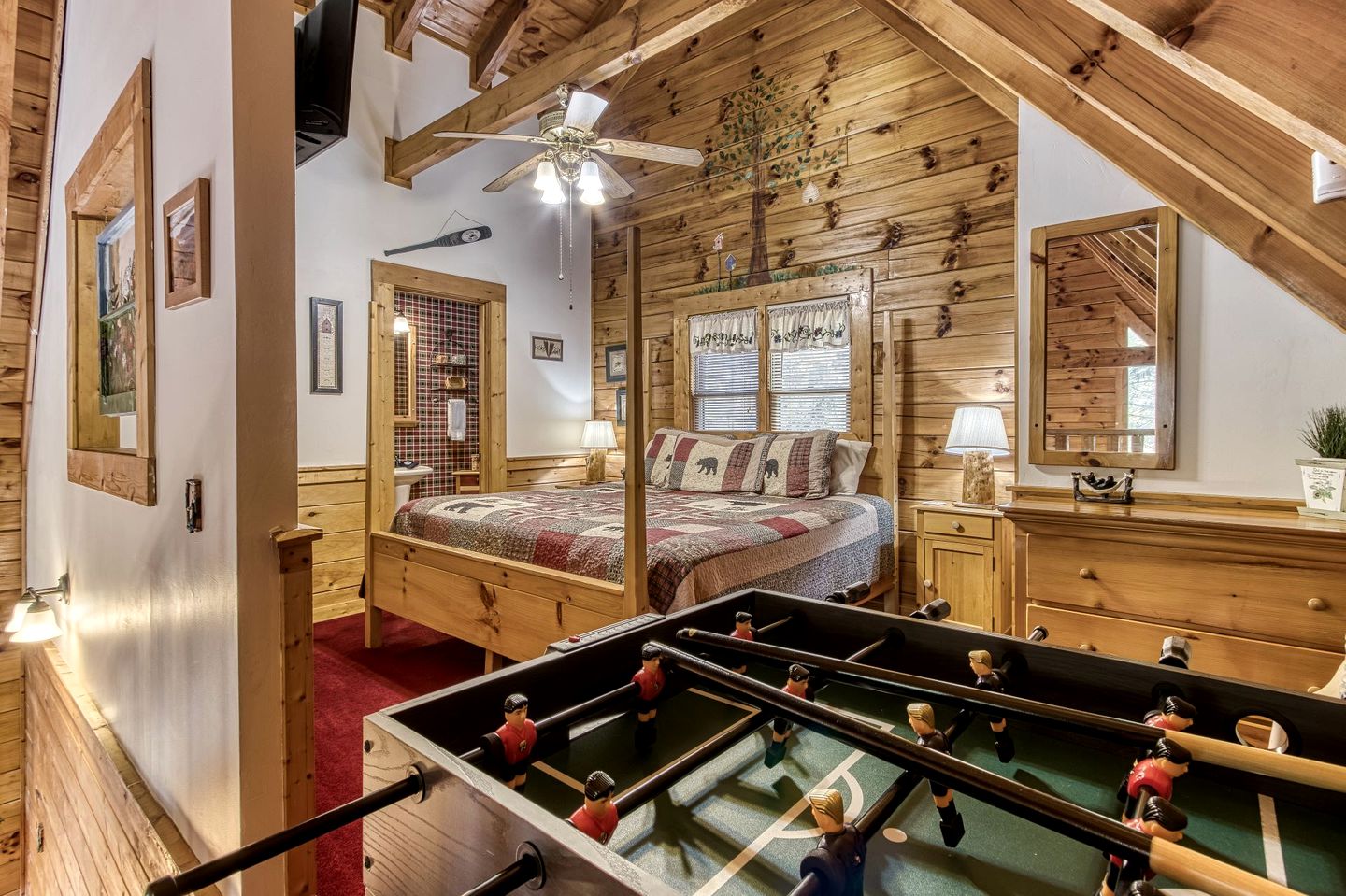 Tennessee Glamping Paradise - Enjoy Family Vacations in This Luxury Cabin Rental with Hot Tub Access
