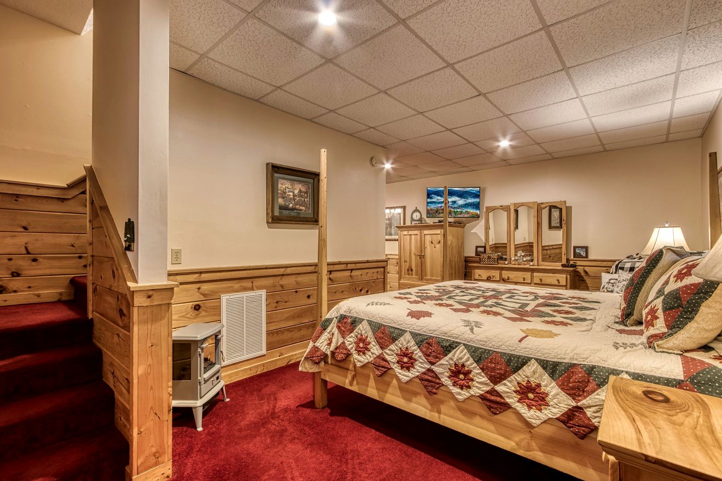 Tennessee Glamping Paradise - Enjoy Family Vacations in This Luxury Cabin Rental with Hot Tub Access