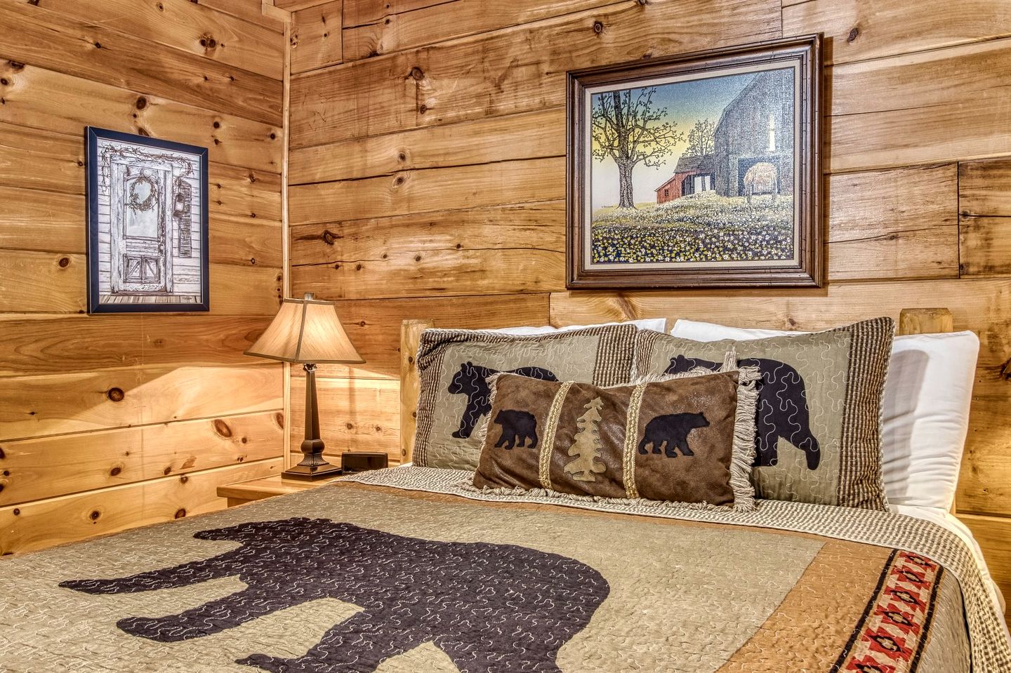 Cozy Rustic Cabin with Hot Tub, Pool Table, and Forest Views near the Smokies in Pigeon Forge, Tennessee