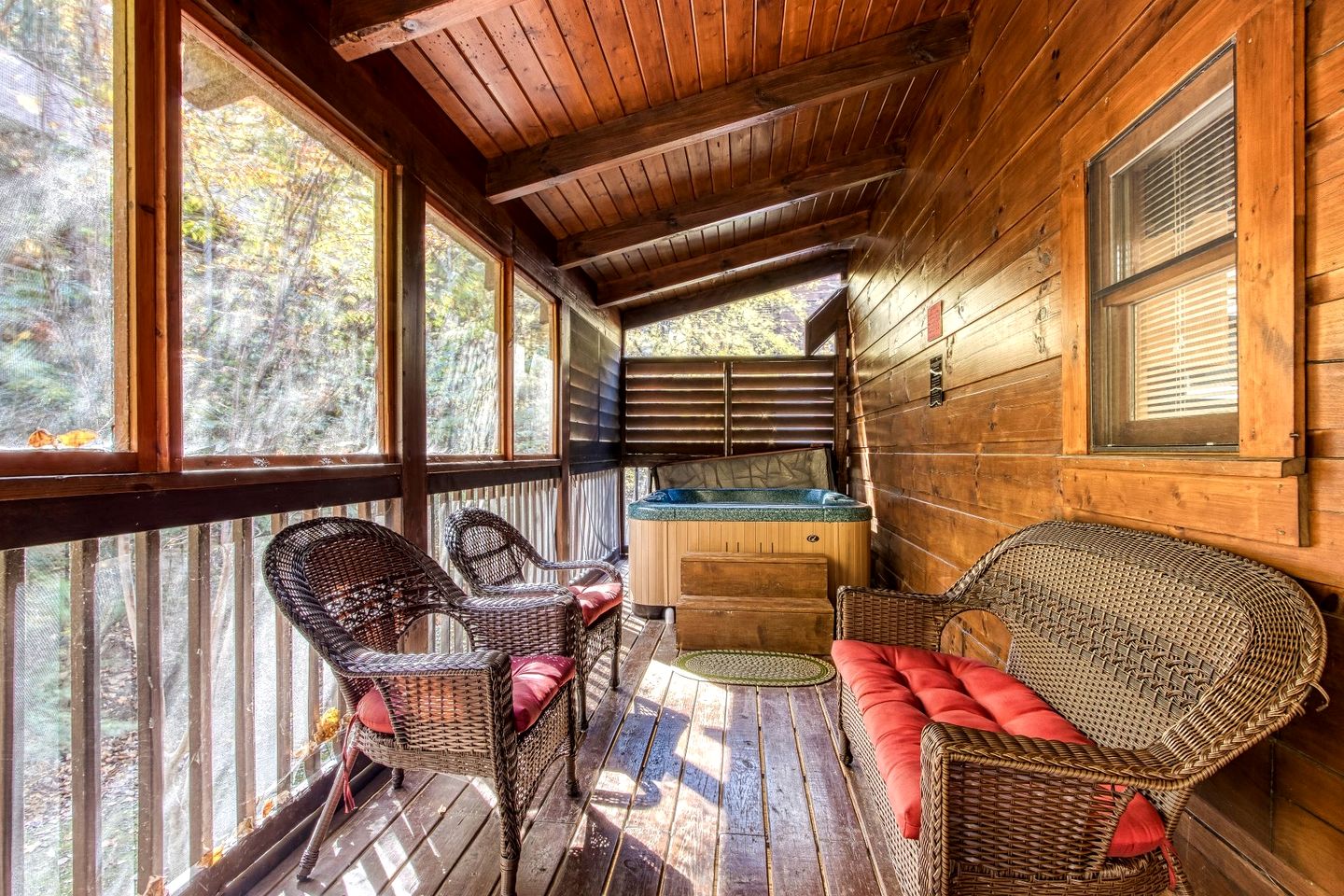 Cozy Rustic Cabin with Hot Tub, Pool Table, and Forest Views near the Smokies in Pigeon Forge, Tennessee