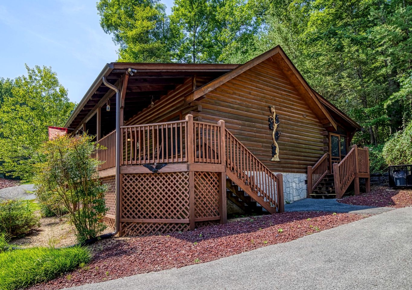 Delightful Rustic Log Cabin with Hot Tub and Community Pool in Pigeon Forge, Tennessee