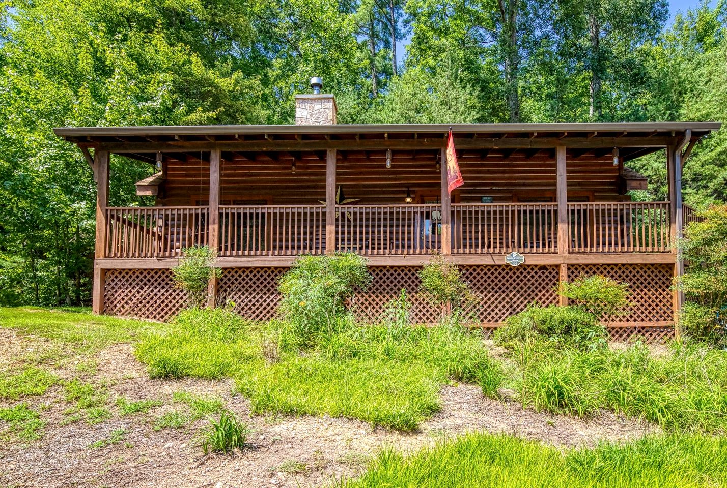 Delightful Rustic Log Cabin with Hot Tub and Community Pool in Pigeon Forge, Tennessee