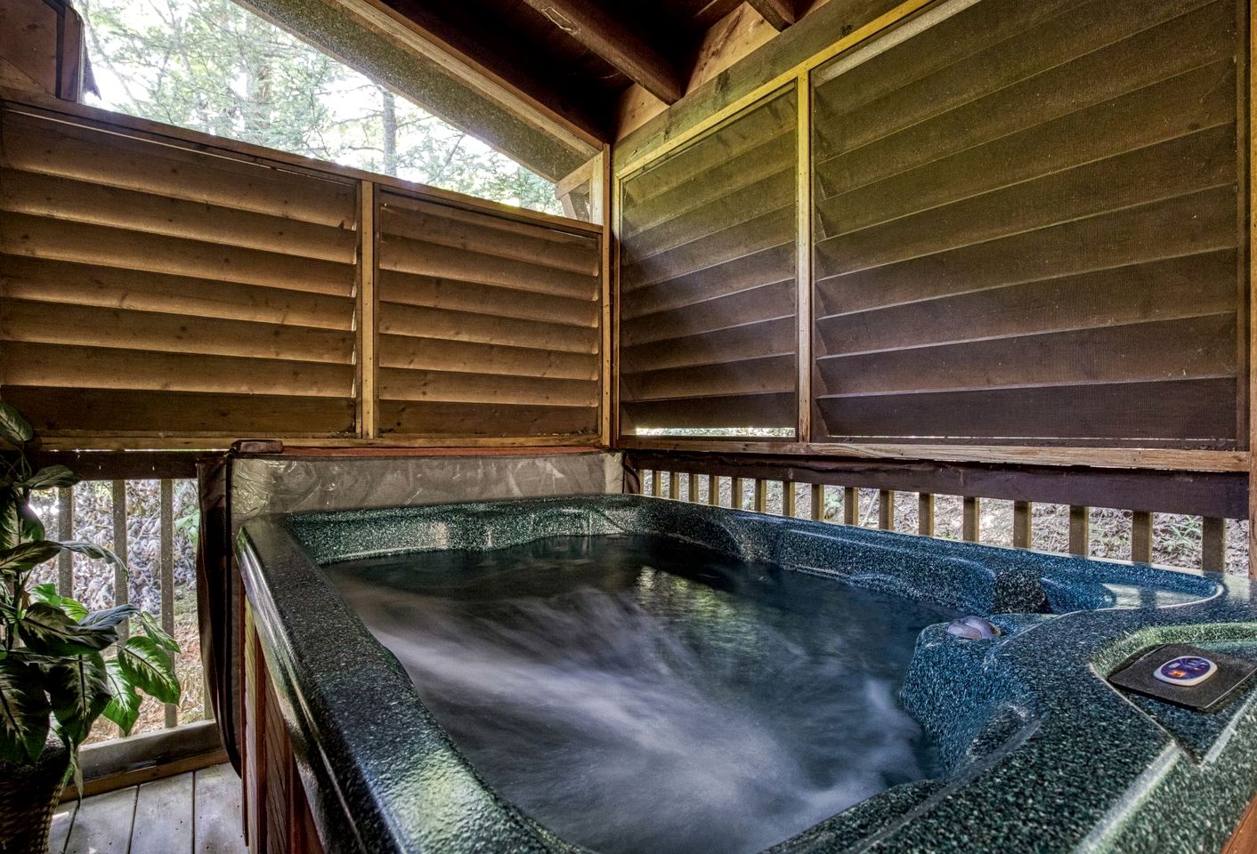 Delightful Rustic Log Cabin with Hot Tub and Community Pool in Pigeon Forge, Tennessee