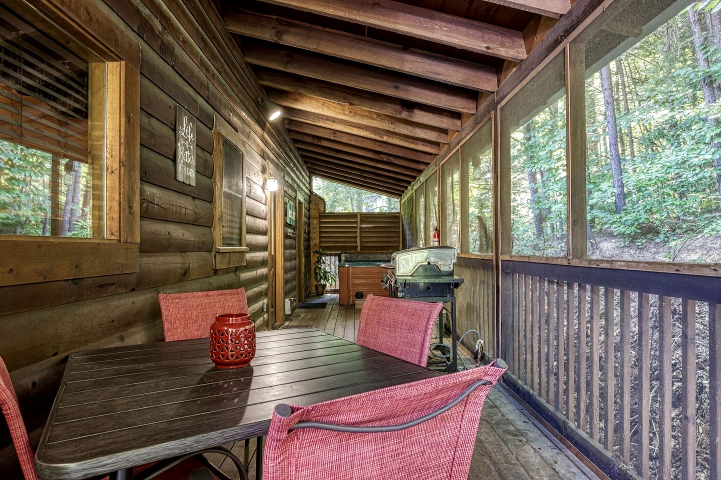 Delightful Rustic Log Cabin with Hot Tub and Community Pool in Pigeon Forge, Tennessee