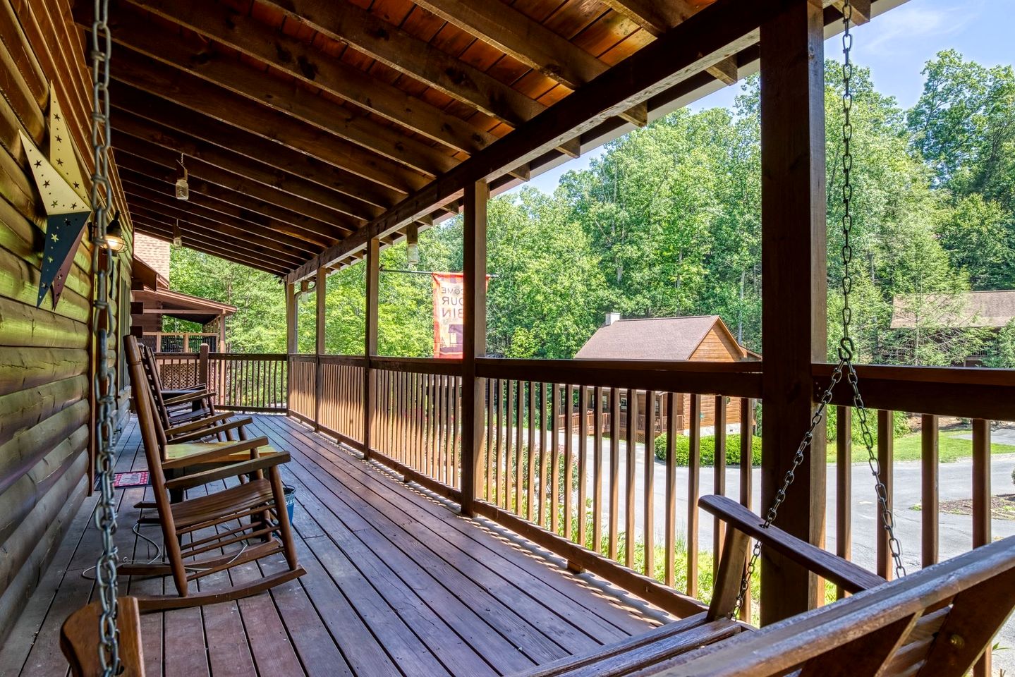 Delightful Rustic Log Cabin with Hot Tub and Community Pool in Pigeon Forge, Tennessee