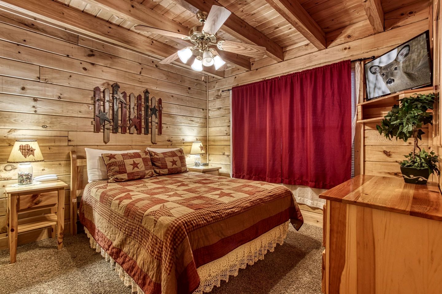 Relaxing Cozy Cabin with Jacuzzi and Pool Table in Tennessee