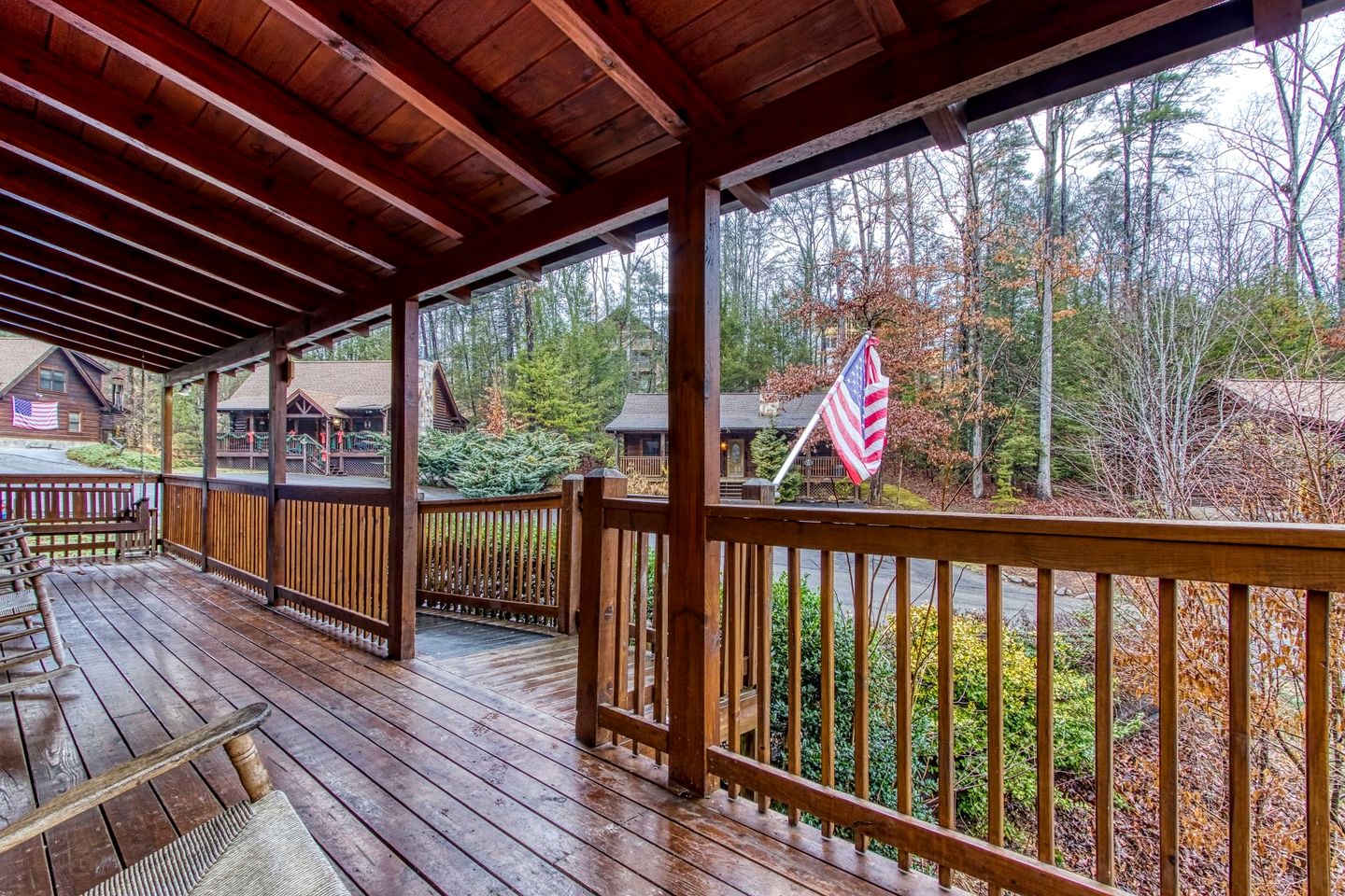 Relaxing Cozy Cabin with Jacuzzi and Pool Table in Tennessee