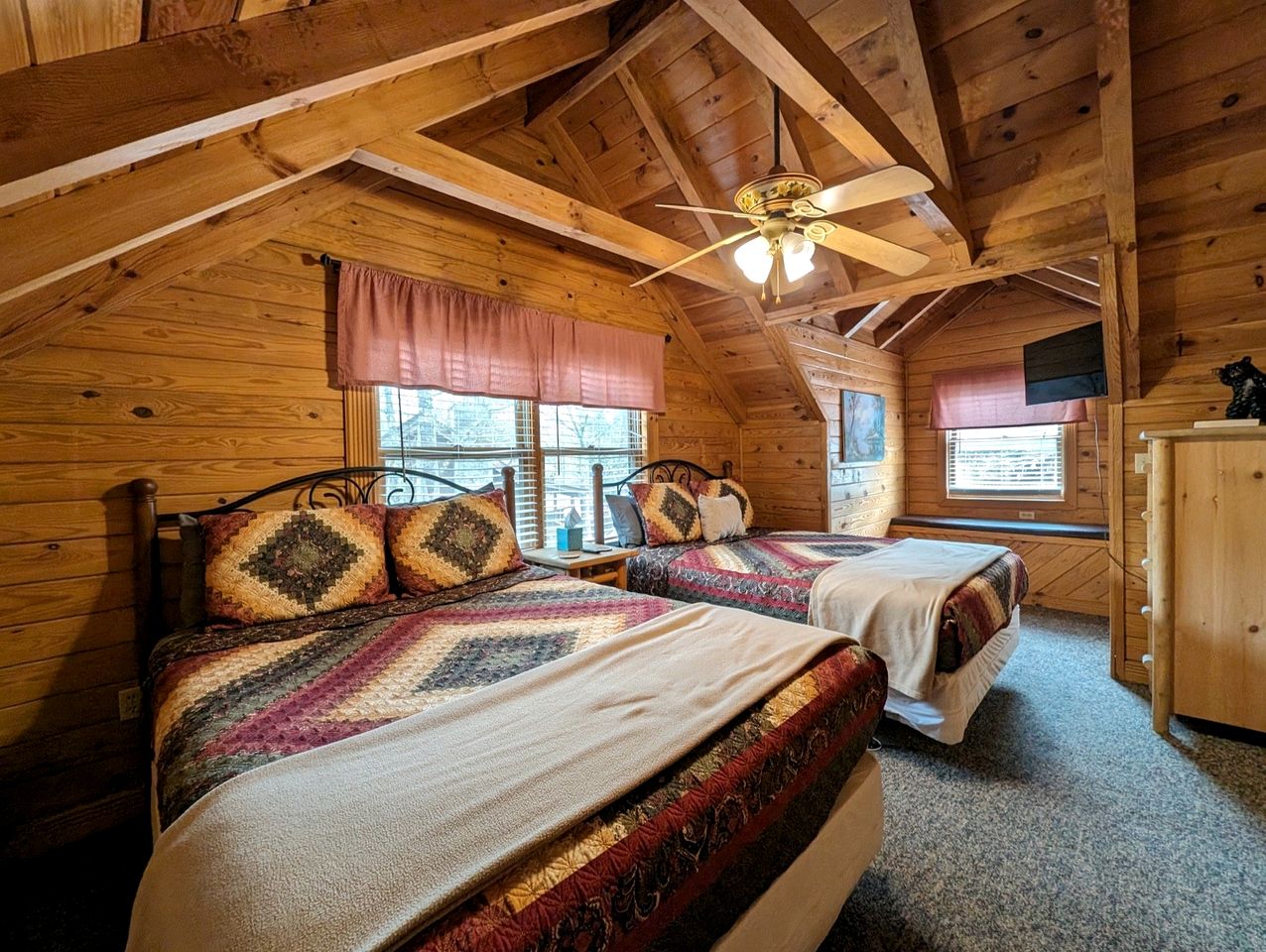 Rustic Cabin with Jacuzzi and Pool Table in Pigeon Forge, Tennessee