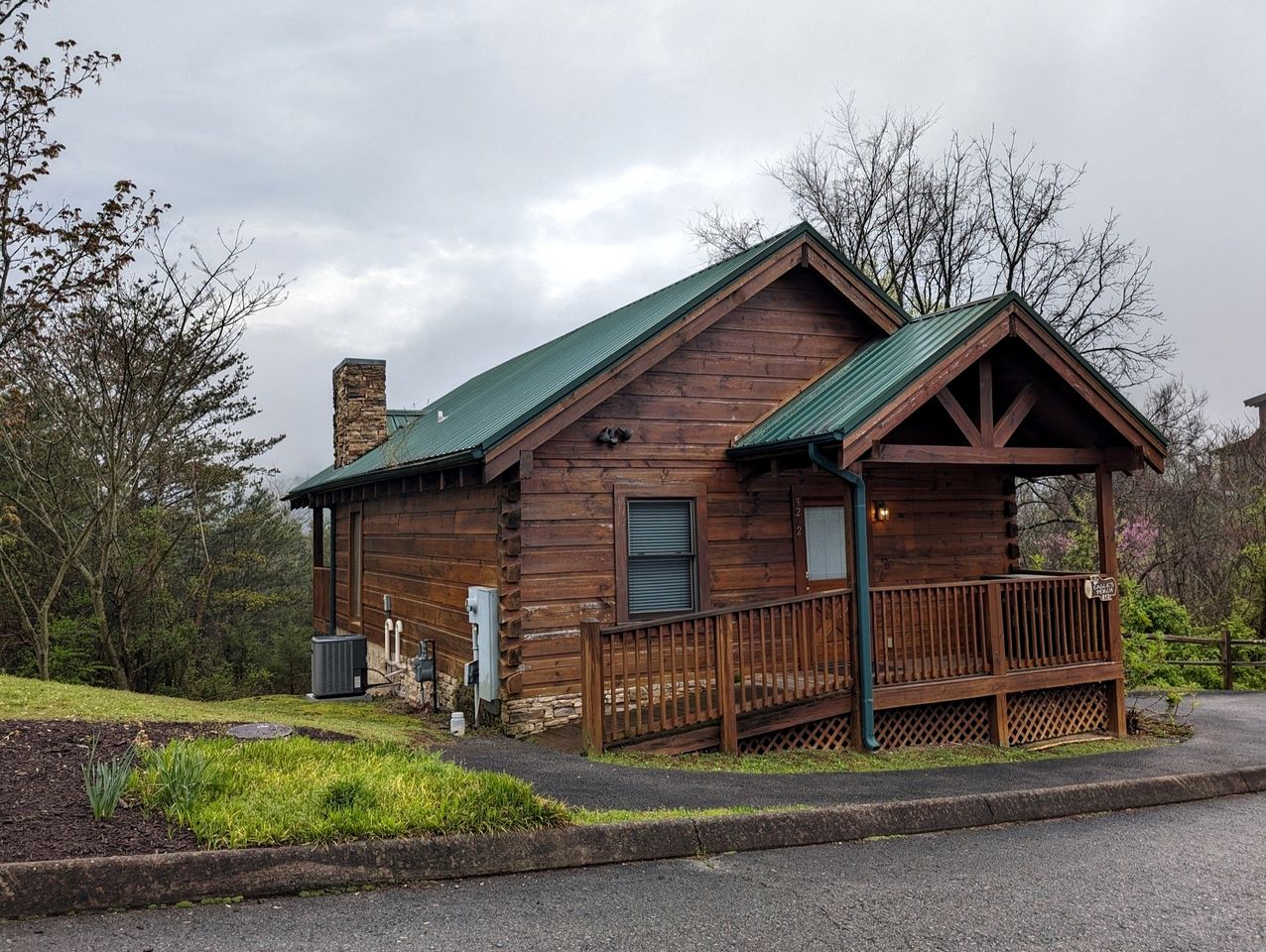 Wooden Rural Cabin Great for a Tiny Escape in Pigeon Forge, Tennessee