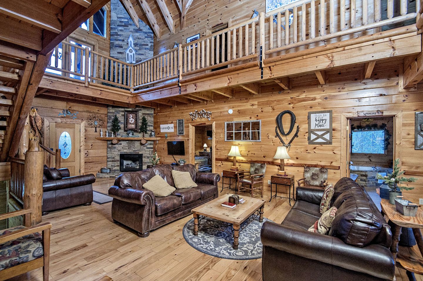 ERN854 - Wagon Wheel Lodge - Great Location! Close To All The Action! cabin in Tennessee
