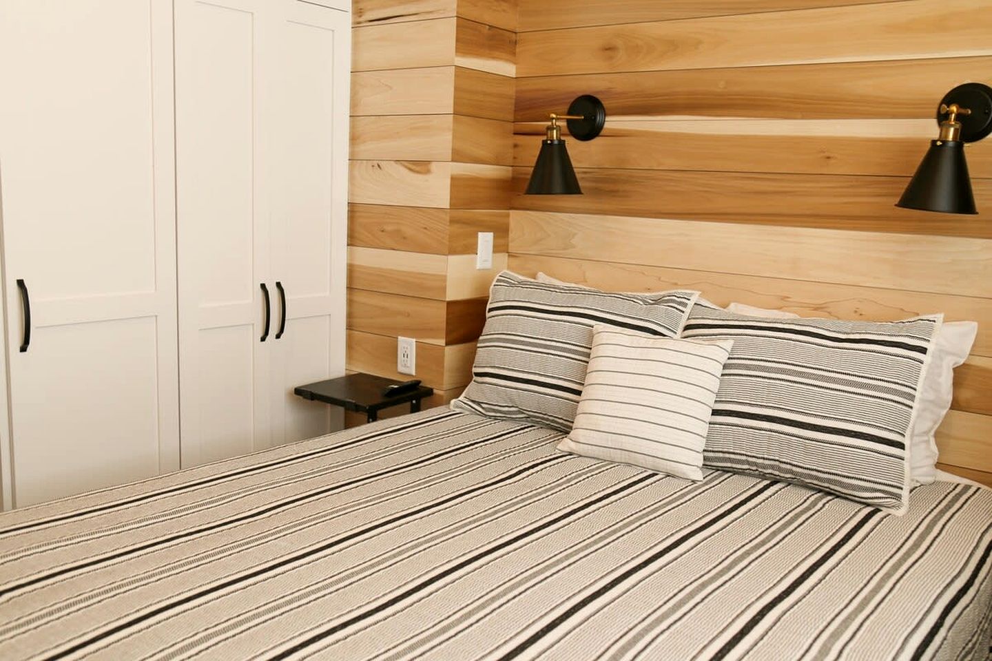 Luminous Tiny House with Innovative Design in Escalante, Utah