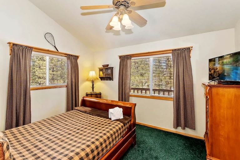 Cabins (United States of America, Big Bear Lake, California)