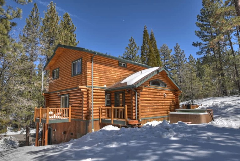 Cabins (United States of America, Big Bear Lake, California)
