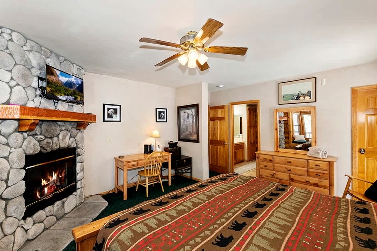 Cabins (United States of America, Big Bear Lake, California)