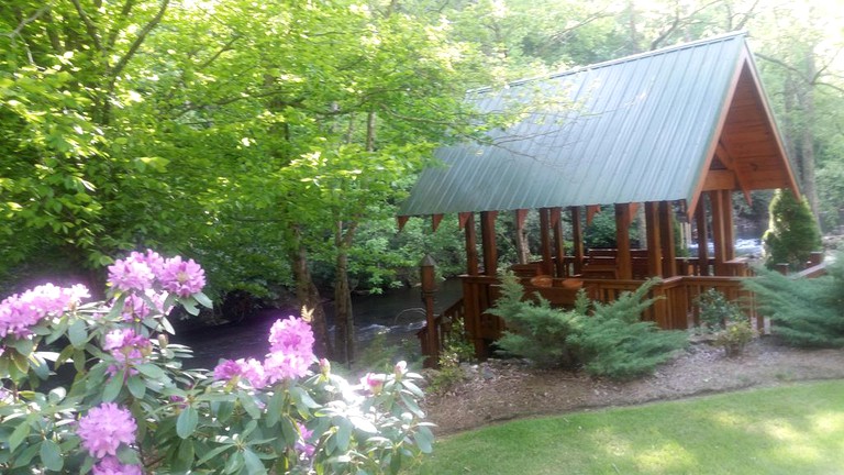 Log Cabins (Starta, North Carolina, United States)