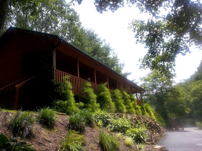 Log Cabins (Starta, North Carolina, United States)