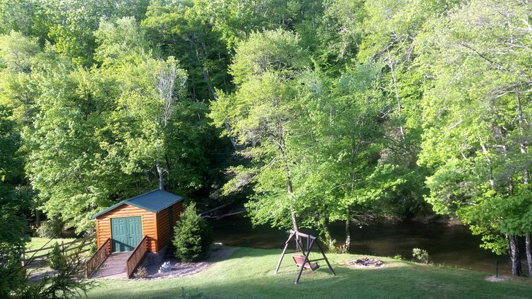 Log Cabins (Starta, North Carolina, United States)