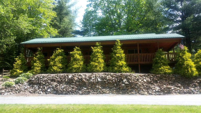 Log Cabins (Starta, North Carolina, United States)