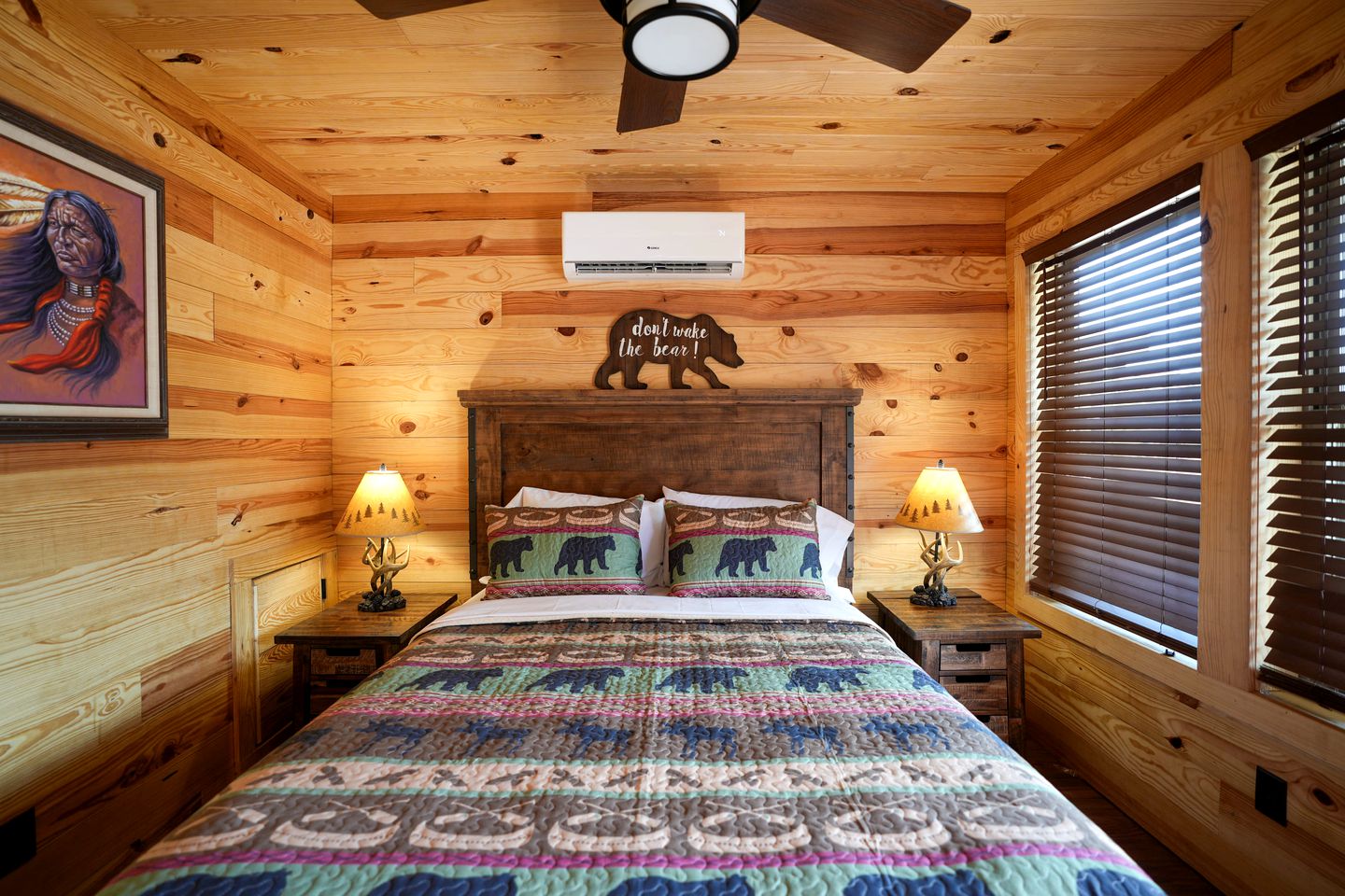 Escape to Nature near Lake Bridgeport: Fully-Equipped Texas Cabin with Glamping Luxuries