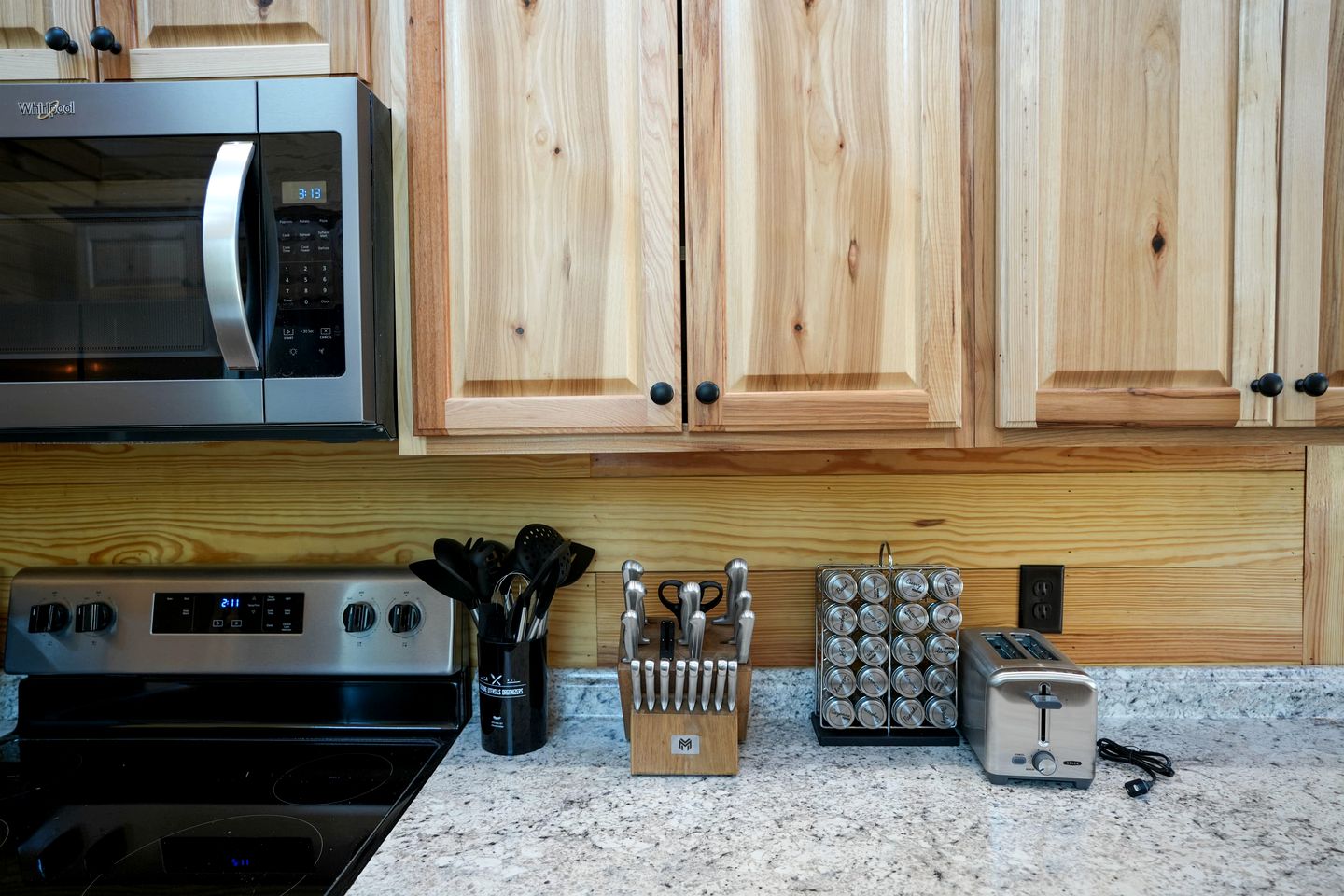 Escape to Nature near Lake Bridgeport: Fully-Equipped Texas Cabin with Glamping Luxuries