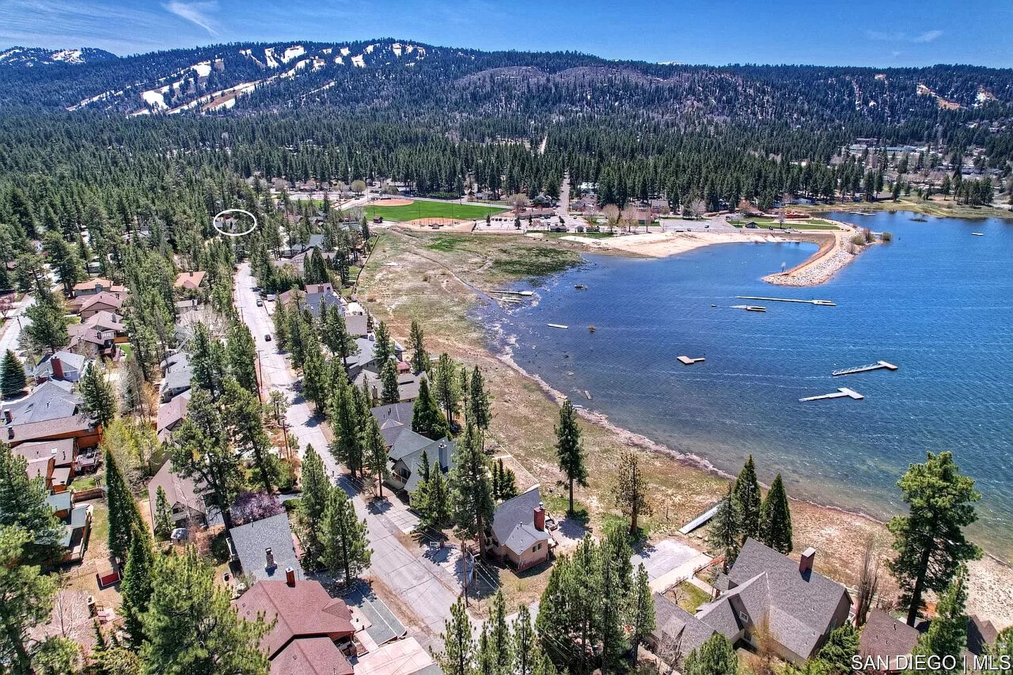 Escape to Paradise: Incredible Cabin with Lake Views and Loft in California