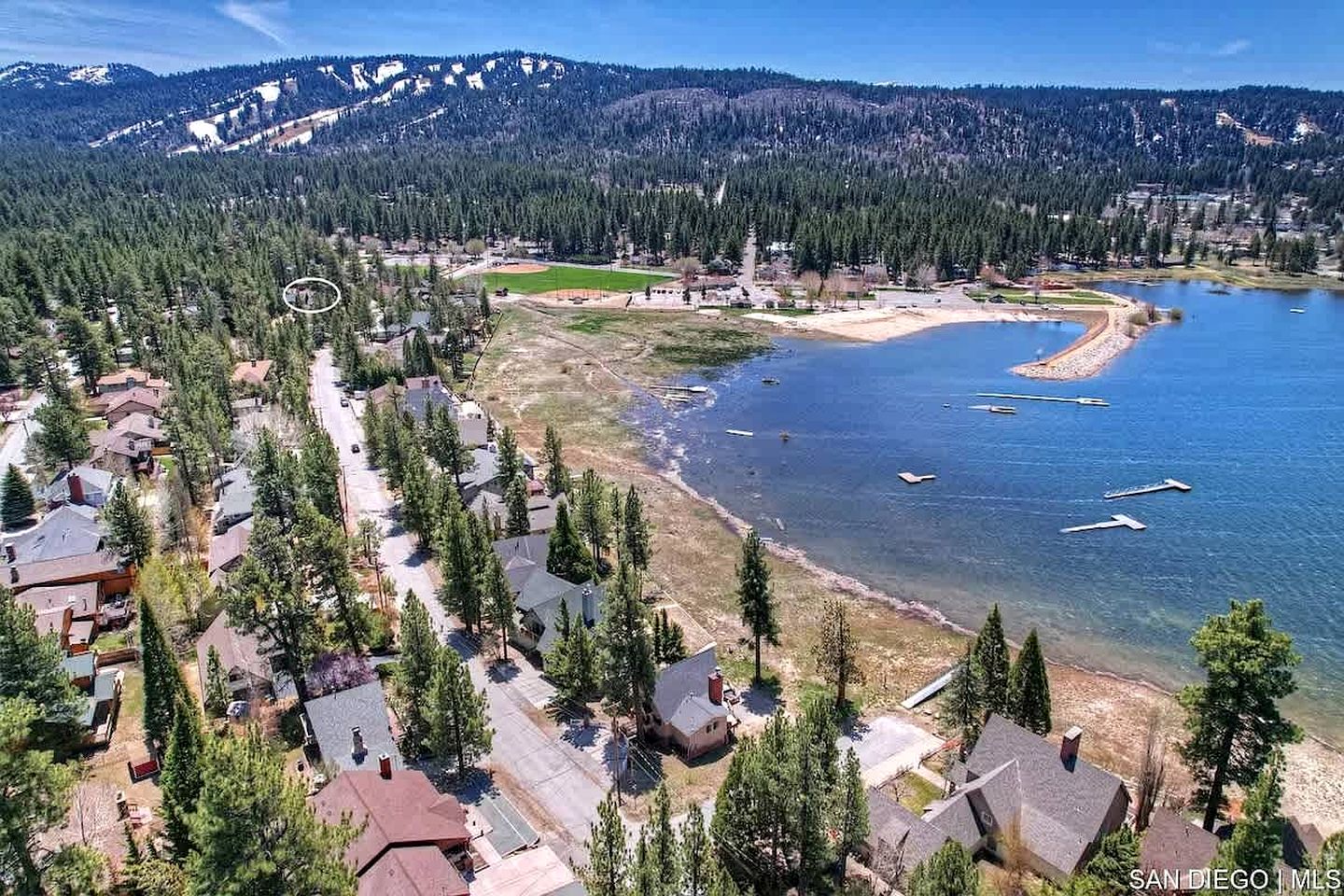 Escape to Paradise: Incredible Cabin with Lake Views and Loft in California