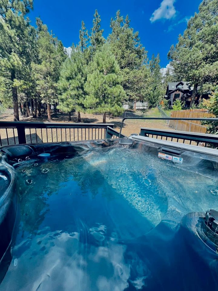 Escape to Paradise: Incredible Cabin with Lake Views and Loft in California