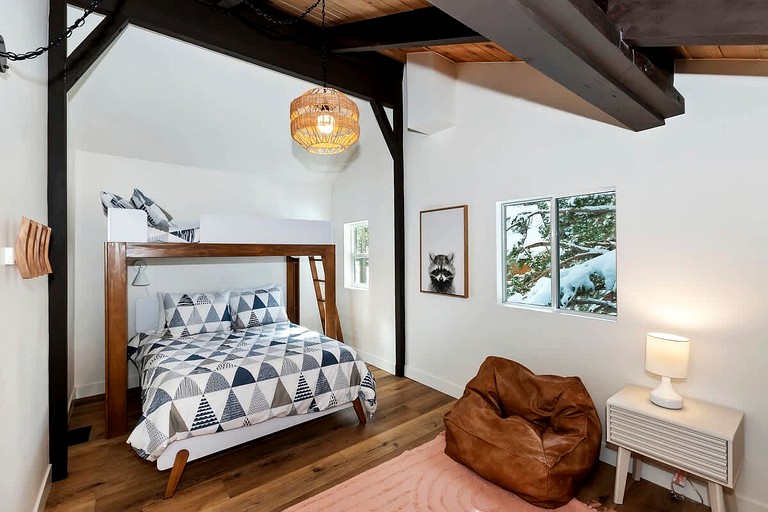 Cabins (United States of America, Big Bear Lake, California)