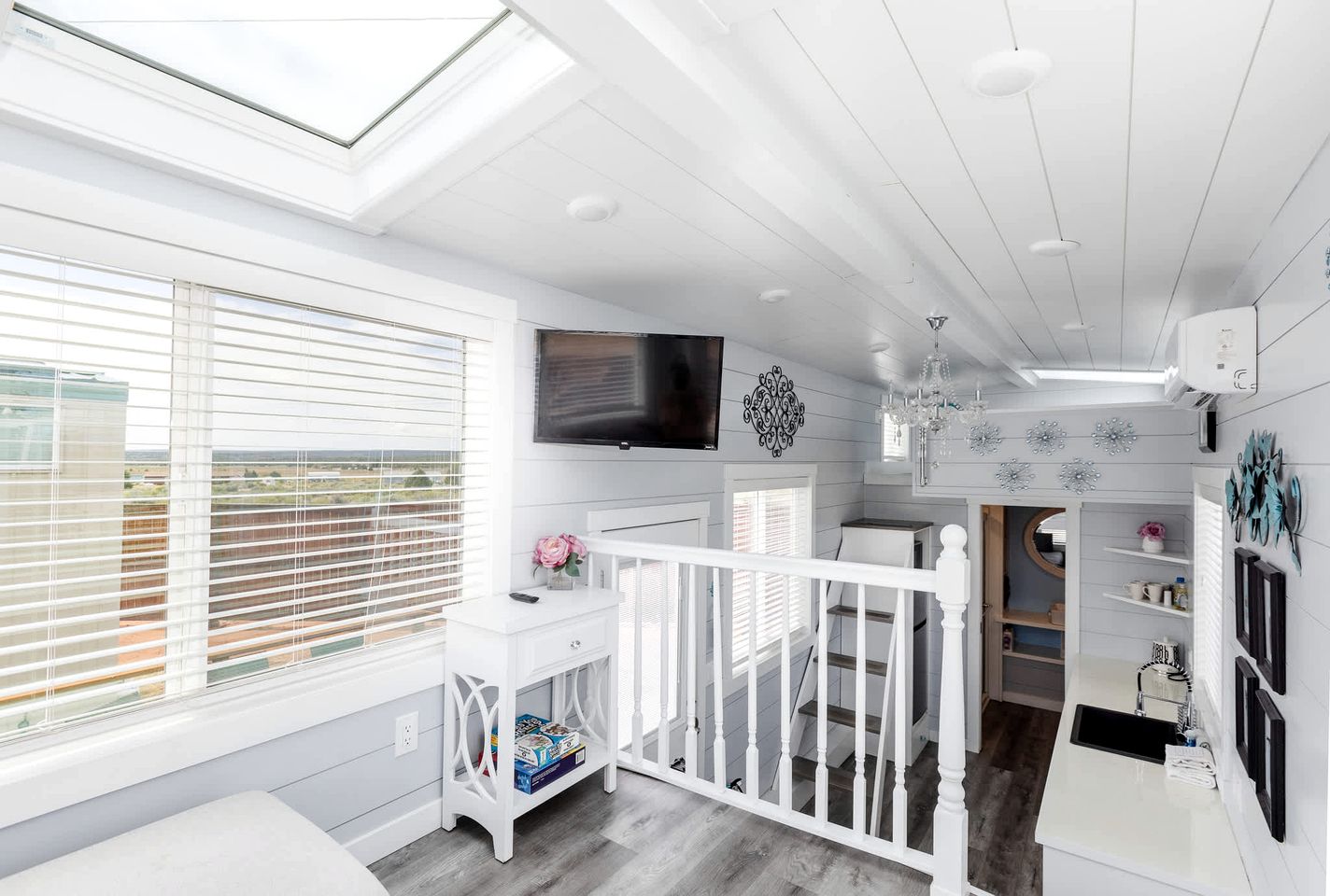 Escape to Red Mountain Bliss: Brand New Home in Apple Valley, Utah