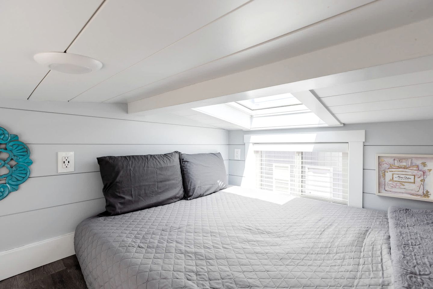 Escape to Red Mountain Bliss: Brand New Home in Apple Valley, Utah