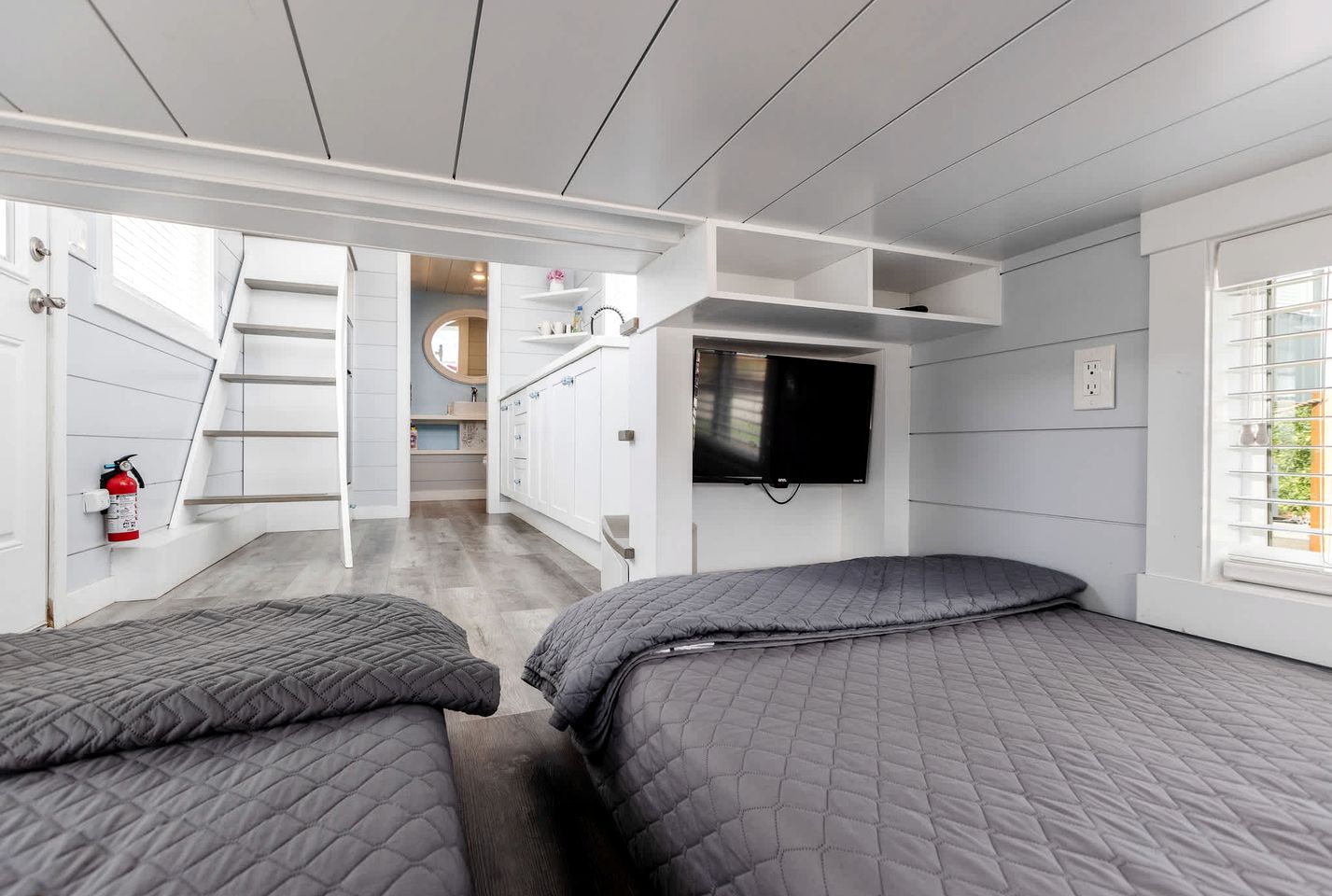 Escape to Red Mountain Bliss: Brand New Home in Apple Valley, Utah