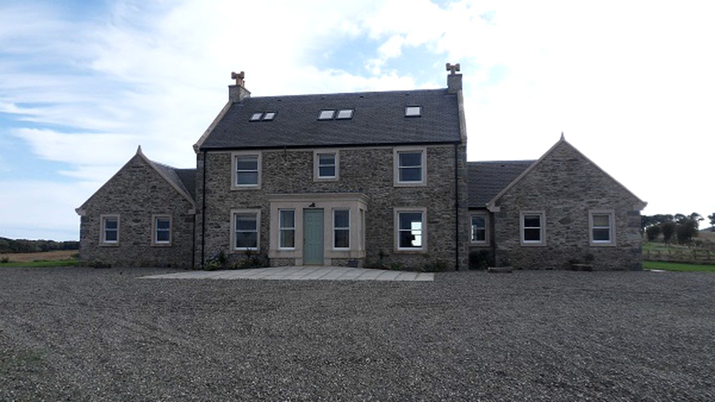 Luxury Pet-Friendly Accommodation with Large Garden in Dumfries and Galloway