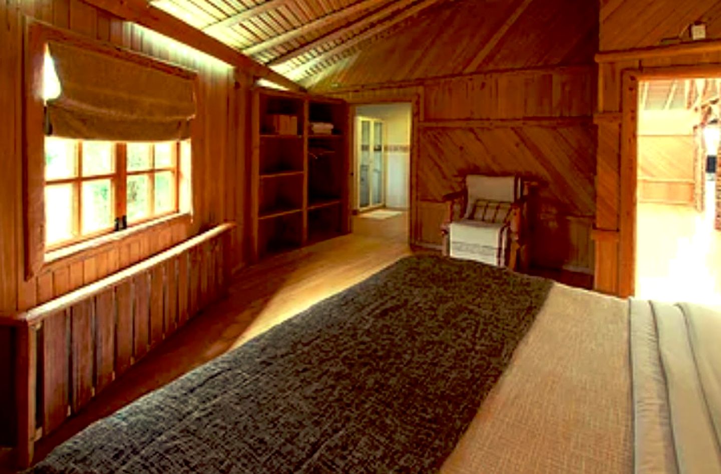 Luxurious Cabin Getaway with Unparalleled Views of Volcanoes near Queilén, Chile