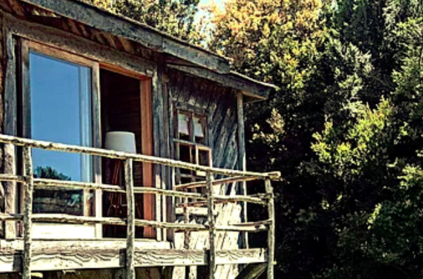 Spacious Cabin Rental Perfect for a Group Getaway near Chonchi, Chile