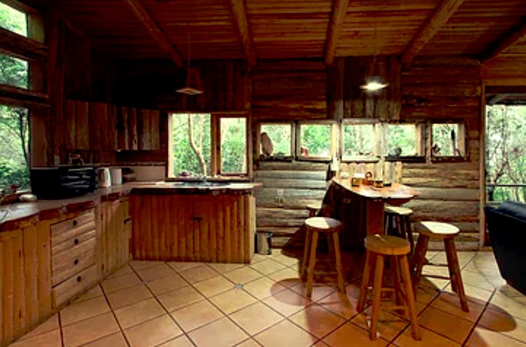 Cabins (Queilén, Los Lagos, Chile)